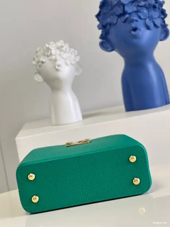 MINI LOUIS CAPUCINES VUITTON 0611